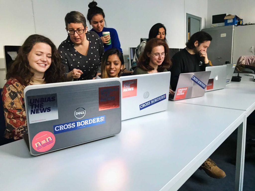 Mundus journalism students working on their computers.